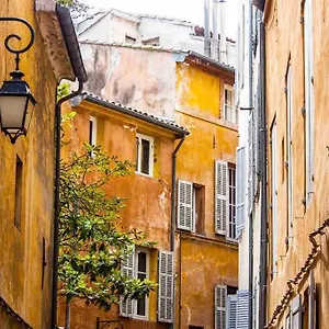 Au Coeur D'aix Avec Balcon Et Parking Aix-en-Provence