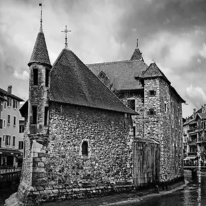 design-appart-oprison-canal-view-old-prisons.hotels-rhonealpes.com/